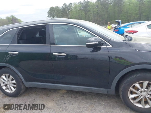 2016 Kia Sorento LX with VIN 5XYPG4A33GG151073, listed as a IAAI auction lot 41947006 with 161,164 mi miles. Bid and sale history available at carsss.com. Image 12.