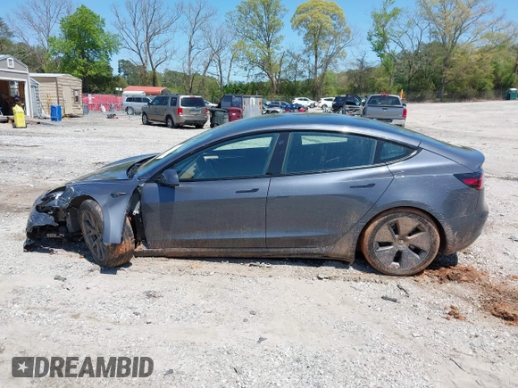 2023 Tesla Model 3 z VIN 5YJ3E1EA0PF655244, wystawiony jako IAAI lot #42004592 z przebiegiem 54 860 mil mil oraz . Historia ofert i sprzedaży dostępna na DreamBid. Obrazek 13.