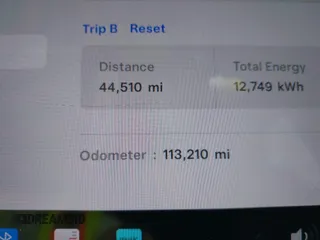 2018 Tesla Model 3 Long Range Battery z VIN 5YJ3E1EA7JF035546, wystawiony jako IAAI lot #42064239 z przebiegiem 113 210 mil mil oraz . Historia ofert i sprzedaży dostępna na DreamBid. Obrazek 15.