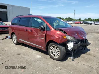 2017 Toyota Sienna XLE Auto Access Seat with VIN 5TDYZ3DC7HS891072, listed as a Copart auction lot 61480035 with 121,226 mi miles and Salvage title. Bid and sale history available at DreamBid. Image 4.