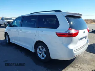 2018 Toyota Sienna LE Auto Access Seat with VIN 5TDKZ3DC9JS962977, listed as a IAAI auction lot 41312680 with 107,538 mi miles. Bid and sale history available at carsss.com. Image 3.