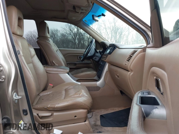 2005 Honda Pilot EX-L with VIN 5FNYF18505B040059, listed as a IAAI auction lot 41656782 with 234,723 mi miles. Bid and sale history available at carsss.com. Image 5.