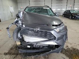 2023 Toyota RAV4 XLE with VIN 2T3P1RFV4PC330699, listed as a Copart auction lot 60452155 with 31,424 mi miles and Salvage title. Bid and sale history available at DreamBid. Image 5.