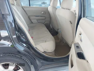 2009 Nissan Versa S z VIN 3N1BC13E19L476855, wystawiony jako IAAI lot #42319486 z przebiegiem 98 425 mil mil oraz . Historia ofert i sprzedaży dostępna na DreamBid. Obrazek 8.