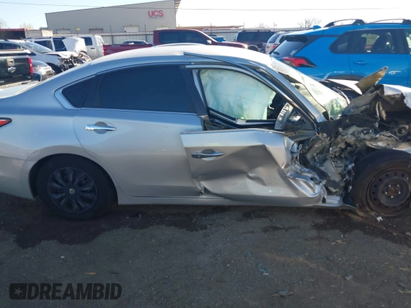 2015 Nissan Altima 2.5 SL with VIN 1N4AL3AP3FN342164, listed as a IAAI auction lot 40883141 with 145,826 mi miles. Bid and sale history available at carsss.com. Image 14.