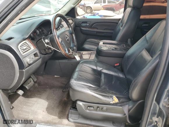 2008 GMC Yukon Denali with VIN 1GKEC63858J185528, listed as a Copart auction lot 48202775 with 295,079 mi miles and Salvage Title. Bid and sale history available at carsss.com. Image 7.