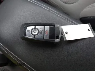 2022 Ford Escape SE z VIN 1FMCU0G62NUB32670, wystawiony jako IAAI lot #42259177 z przebiegiem 67 692 mil mil oraz . Historia ofert i sprzedaży dostępna na DreamBid. Obrazek 11.