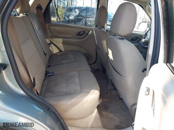 2007 Ford Escape XLT with VIN 1FMYU03147KA04848, listed as a IAAI auction lot 41699837 with 170,356 mi miles. Bid and sale history available at carsss.com. Image 8.