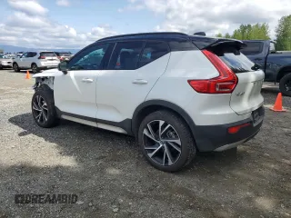 2021 Volvo XC40 R-Design with VIN YV4162UM5M2604744, listed as a Copart auction lot 53574615 with 17,993 mi miles and Salvage Title. Bid and sale history available at carsss.com. Image 2.