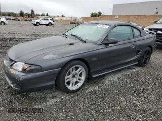 1996 Ford Mustang GT z VIN 1FALP42X9TF110224, wystawiony jako Copart lot #44646185 z przebiegiem 73 234 mil mil oraz Szkoda całkowita • Salvage title. Historia ofert i sprzedaży dostępna na DreamBid. Obrazek 1.