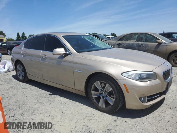 2012 BMW 5 Series 528i z VIN WBAXG5C59CDW85348, wystawiony jako Copart lot #57180545 z przebiegiem 135 725 mil mil oraz Szkoda całkowita • Salvage title. Historia ofert i sprzedaży dostępna na DreamBid. Obrazek 4.