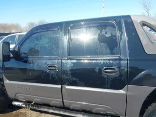 2003 Chevrolet Avalanche z VIN 3GNEK13T23G151831, wystawiony jako IAAI lot #41769769 z przebiegiem 207 010 mil mil oraz . Historia ofert i sprzedaży dostępna na DreamBid. Obrazek 14.