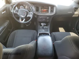 2015 Dodge Charger SXT z VIN 2C3CDXHG3FH800988, wystawiony jako Copart lot #54221905 z przebiegiem 134 098 mil mil oraz Szkoda całkowita • Salvage title. Historia ofert i sprzedaży dostępna na DreamBid. Obrazek 8.