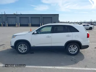 2014 Kia Sorento LX with VIN 5XYKTCA63EG545549, listed as a IAAI auction lot 41841324 with 173,813 mi miles and . Bid and sale history available at carsss.com. Image 14.