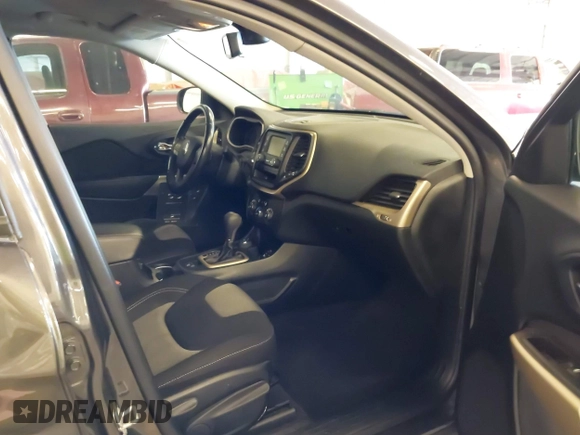 2018 Jeep Cherokee Latitude с VIN 1C4PJMCX8JD526558, выставлен на аукционе IAAI как лот 42396415 с пробегом 81 049 миль миль и . История ставок и продаж доступна на DreamBid. Изображение 5.