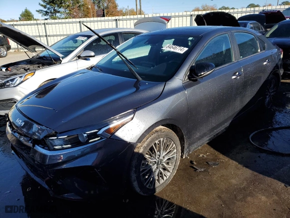 2022 Kia Forte GT-Line with VIN 3KPF54AD0NE421686, listed as a Copart auction lot 84646714 with 36,492 mi miles and Salvage Title. Bid and sale history available at carsss.com. Image 1.