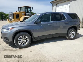 2021 Chevrolet Traverse LS z VIN 1GNEVLKWXMJ197163, wystawiony jako Copart lot #58312105 z przebiegiem 72 868 mil mil oraz Szkoda całkowita • Salvage title. Historia ofert i sprzedaży dostępna na DreamBid. Obrazek 1.