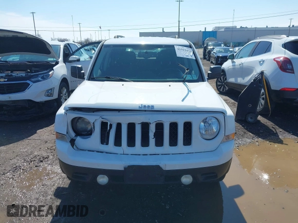 2014 Jeep Patriot Latitude with VIN 1C4NJPFA8ED550221, listed as a IAAI auction lot 41919419 with 185,386 mi miles and . Bid and sale history available at carsss.com. Image 12.