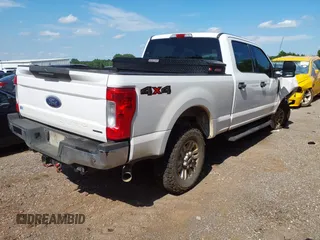 2019 Ford F-250 XL с VIN 1FT7W2B63KEG81657, выставлен на аукционе IAAI как лот 42456087 с пробегом 100 375 миль миль и . История ставок и продаж доступна на DreamBid. Изображение 4.