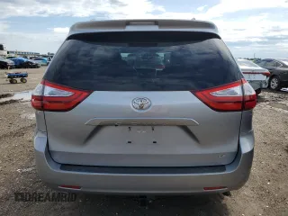 2015 Toyota Sienna LE AAS z VIN 5TDKK3DC1FS678805, wystawiony jako Copart lot #56421605 z przebiegiem 80 435 mil mil oraz Szkoda całkowita • Salvage title. Historia ofert i sprzedaży dostępna na DreamBid. Obrazek 6.