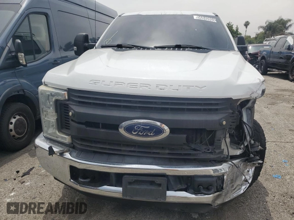 2017 Ford F-250 XL with VIN 1FT7W2A66HEC03159, listed as a Copart auction lot 56840865 with 227,502 mi miles and Clean title. Bid and sale history available at DreamBid. Image 5.
