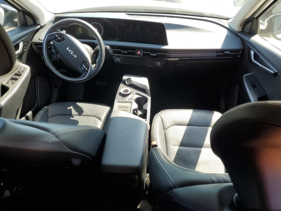 2022 Kia EV6 Wind with VIN KNDC34LA2N5056550, listed as a Copart auction lot 49640585 with 72,670 mi miles and Salvage Title. Bid and sale history available at carsss.com. Image 8.