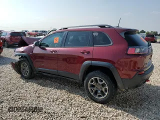 2020 Jeep Cherokee Trailhawk Elite z VIN 1C4PJMBN4LD549550, wystawiony jako Copart lot #64161064 z przebiegiem Nie podano mil oraz Szkoda całkowita • Salvage title. Historia ofert i sprzedaży dostępna na DreamBid. Obrazek 2.
