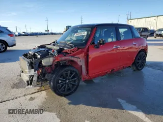 2021 MINI Hardtop 4 Door Cooper S z VIN WMWXU9C08M2P30720, wystawiony jako Copart lot #86888834 z przebiegiem 49 695 mil mil oraz Czysty tytuł • Clean title. Historia ofert i sprzedaży dostępna na DreamBid. Obrazek 1.