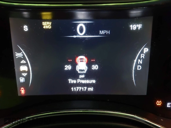2018 Jeep Grand Cherokee Trailhawk with VIN 1C4RJFLGXJC264438, listed as a IAAI auction lot 40974417 with 117,717 mi miles and . Bid and sale history available at DreamBid. Image 15.
