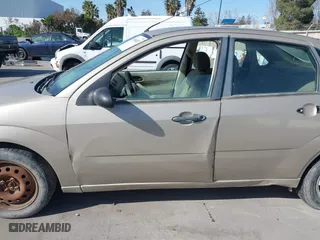 2007 Ford Focus S with VIN 1FAFP34NX7W298342, listed as a IAAI auction lot 41914853 with 225,313 mi miles. Bid and sale history available at carsss.com. Image 6.