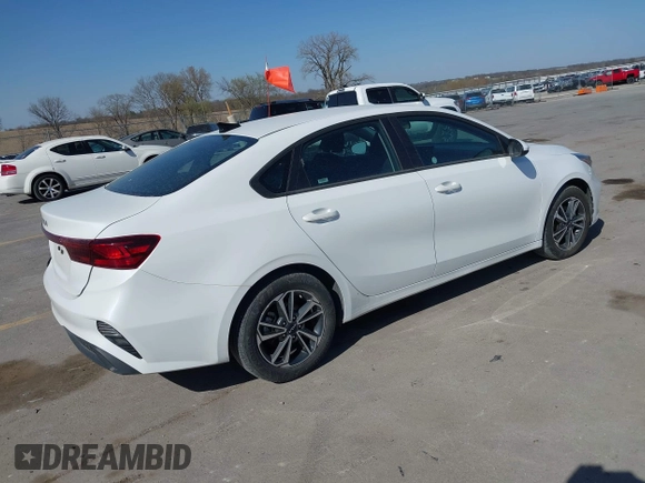 2024 Kia Forte LX with VIN 3KPF24AD5RE750446, listed as a IAAI auction lot 42024978 with 20,263 mi miles. Bid and sale history available at carsss.com. Image 4.