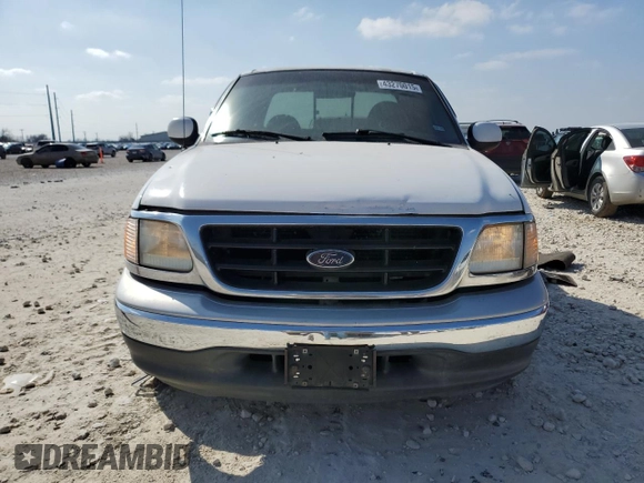1999 Ford F-250 с VIN 1FTRX27L8XKA26097, выставлен на аукционе Copart как лот 43270015 с пробегом 201 792 миль миль и Списание • Salvage title. История ставок и продаж доступна на DreamBid. Изображение 5.