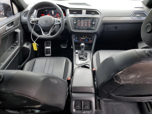 2022 Volkswagen Tiguan SE R-Line Black with VIN 3VVCB7AX1NM033977, listed as a Copart auction lot 45937695 with 48,198 mi miles and Salvage Title. Bid and sale history available at carsss.com. Image 8.