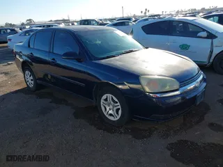 2004 Chevrolet Malibu with VIN 1G1ZS52F64F185313, listed as a IAAI auction lot 41594088 with 178,172 mi miles. Bid and sale history available at carsss.com. Image 1.