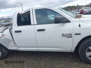 2019 Ram 1500 Express z VIN 1C6RR7FT7KS725455, wystawiony jako IAAI lot #40822242 z przebiegiem 120 799 mil mil oraz . Historia ofert i sprzedaży dostępna na DreamBid. Obrazek 13.