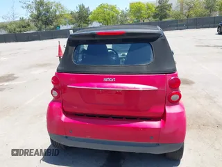 2011 Smart fortwo Passion z VIN WMEEK3BA7BK427739, wystawiony jako IAAI lot #42224225 z przebiegiem 31 675 mil mil oraz . Historia ofert i sprzedaży dostępna na DreamBid. Obrazek 17.