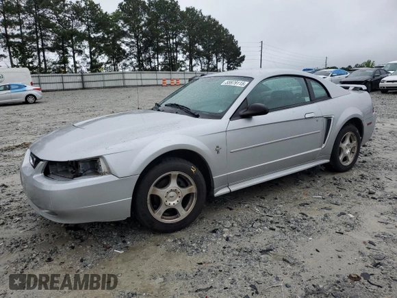 2003 Ford Mustang Standard z VIN 1FAFP40483F404784, wystawiony jako Copart lot #55979115 z przebiegiem Nie podano mil oraz Szkoda całkowita • Salvage title. Historia ofert i sprzedaży dostępna na DreamBid. Obrazek 1.