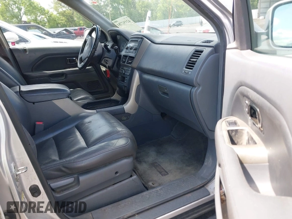 2008 Honda Pilot EX-L with VIN 5FNYF28558B016026, listed as a IAAI auction lot 42192781 with 271,829 mi miles and . Bid and sale history available at DreamBid. Image 5.