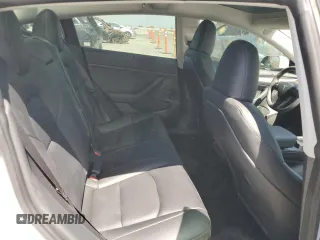 2023 Tesla Model 3 z VIN 5YJ3E1EA6PF540776, wystawiony jako Copart lot #59879575 z przebiegiem 19 320 mil mil oraz Szkoda całkowita • Salvage title. Historia ofert i sprzedaży dostępna na DreamBid. Obrazek 10.