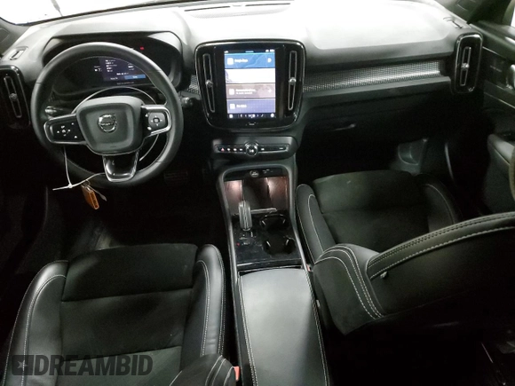 2021 Volvo XC40 with VIN YV4ED3UR3M2533813, listed as a Copart auction lot 52791125 with 32,111 mi miles and Salvage title. Bid and sale history available at DreamBid. Image 8.