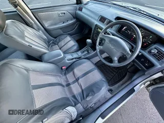 2000 Toyota Camry CE z VIN 4T1BG22K2YU669871, wystawiony jako Copart lot #57918075 z przebiegiem 164 842 mil mil oraz Czysty tytuł • Clean title. Historia ofert i sprzedaży dostępna na DreamBid. Obrazek 5.