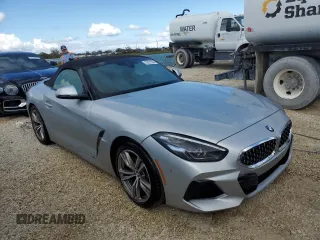 2022 BMW Z4 sDrive30i with VIN WBAHF3C06NWX82076, listed as a Copart auction lot 75177644 with 2,824 mi miles and Salvage Title. Bid and sale history available at carsss.com. Image 4.