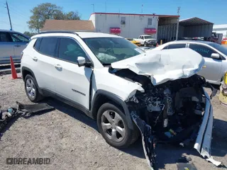 2018 Jeep Compass Latitude with VIN 3C4NJCBB3JT186592, listed as a IAAI auction lot 41776485 with NaN miles. Bid and sale history available at carsss.com. Image 1.