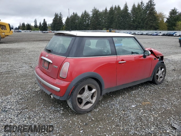 2004 MINI Hardtop with VIN WMWRC33464TJ54261, listed as a Copart auction lot 55150205 with 212,636 mi miles and Salvage Title. Bid and sale history available at DreamBid. Image 3.