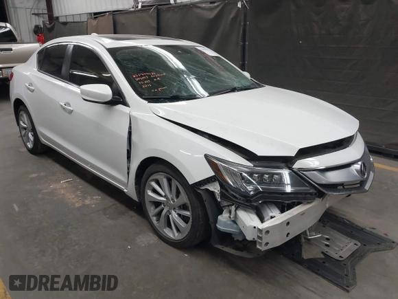 2018 Acura ILX with VIN 19UDE2F30JA002215, listed as a IAAI auction lot 41989391 with 39,816 mi miles and . Bid and sale history available at carsss.com. Image 1.