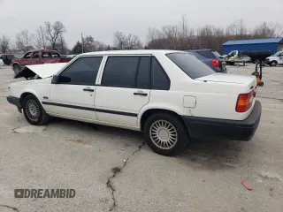 1995 Volvo 900 z VIN YV1JS8318S1207664, wystawiony jako Copart lot #43721445 z przebiegiem 141 512 mil mil oraz Szkody całkowita. Historia ofert i sprzedaży dostępna na DreamBid. Obrazek 2.