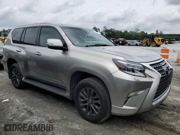 2022 Lexus GX 460 Premium z VIN JTJAM7BX9N5326947, wystawiony jako Copart lot #55848945 z przebiegiem 27 524 mil mil oraz Szkody całkowita. Historia ofert i sprzedaży dostępna na DreamBid. Obrazek 4.