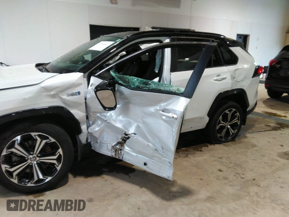 2024 Toyota RAV4 XSE with VIN JTMFB3FV4RD168626, listed as a IAAI auction lot 41966437 with 10,202 mi miles and . Bid and sale history available at DreamBid. Image 6.
