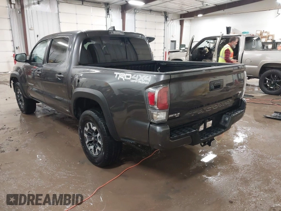 2021 Toyota Tacoma SR z VIN 5TFCZ5AN1MX268854, wystawiony jako IAAI lot #41608266 z przebiegiem 45 823 mil mil oraz . Historia ofert i sprzedaży dostępna na DreamBid. Obrazek 3.