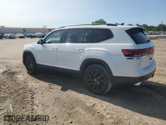 2024 Volkswagen Atlas SE with VIN 1V2JR2CA4RC579336, listed as a Copart auction lot 58968715 with 18 mi miles and Salvage title. Bid and sale history available at DreamBid. Image 2.